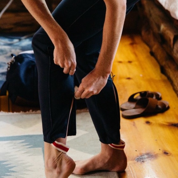 Tracksmith Bislett Pants In Navy 